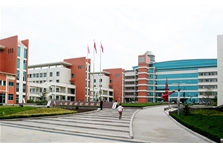公司承建的高級中學(xué)中心廣場工程